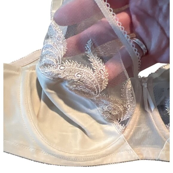 WACOAL Feather Full Figure Sheer-Embroidery Underwire Bra 85121 34D - Picture 2 of 5